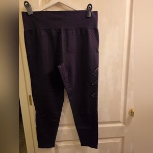 Lane Bryant LIVI Ultra High-Rise LIVI Soft 7/8 Legging with cut-out design